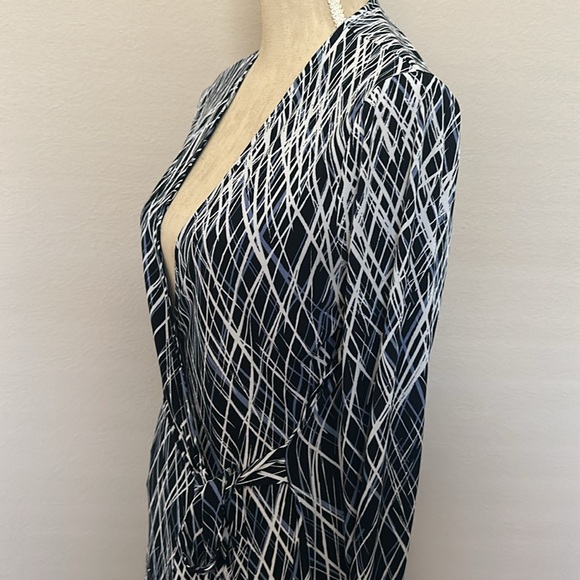 BCBG Max Azria women’s Adele printed wrap dress~ Medium - Picture 9 of 13